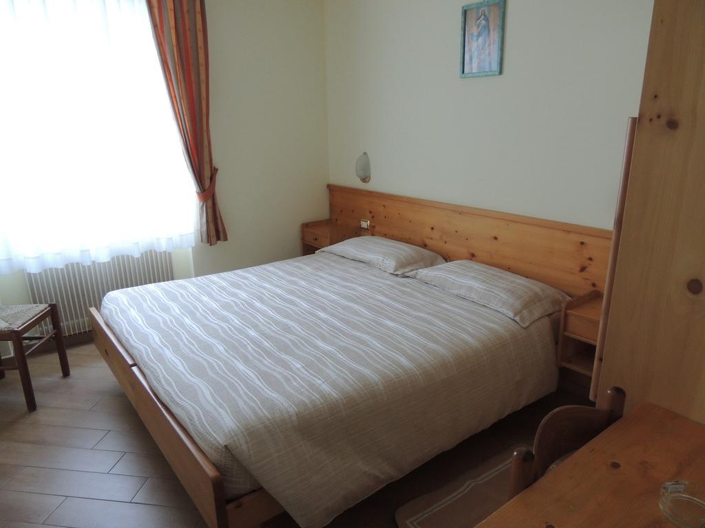 Albergo Eden Passo del Tonale Rum bild
